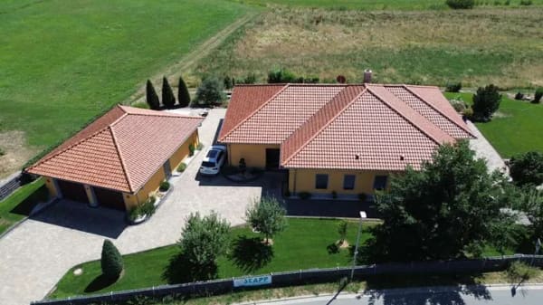 Immobilie in Burgebrach - Wohnen auf höchstem Niveau – Großzügiger Bungalow mit weitläufigem Grundstück - Bild 1