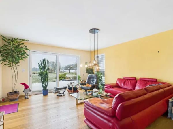 Immobilie in Burgebrach - Wohnen auf höchstem Niveau – Großzügiger Bungalow mit weitläufigem Grundstück - Bild 3