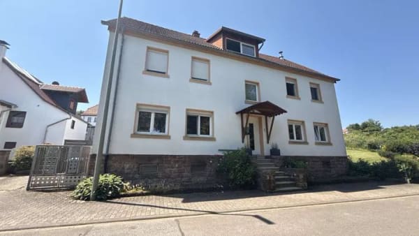 Immobilie in Schmitshausen - Viel Platz für Familie, Vermietung oder Generationenwohnen - Schmitshausen - Bild 1