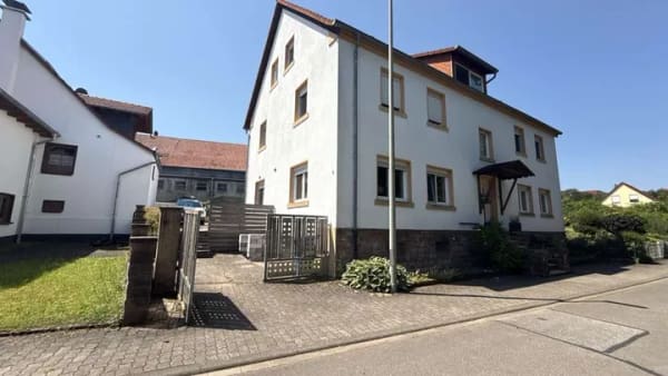 Immobilie in Schmitshausen - Viel Platz für Familie, Vermietung oder Generationenwohnen - Schmitshausen - Bild 2