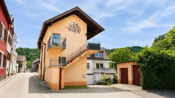 Immobilie in Bad Dürkheim - Solides Dreifamilienhaus als attraktive Kapitalanlage - Bild 0
