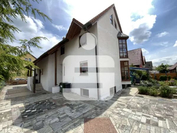 Immobilie in Schwandorf - Zweifamilienhaus -Eigennutzung oder Vermietung! - Bild 0