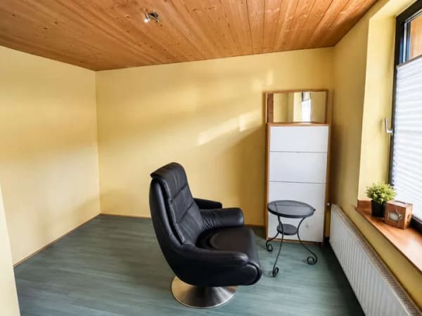 Immobilie in Bad Driburg - ***Großzügiges Einfamilienhaus mit Wintergarten, Kamin und vielseitigen Nutzungsmöglichkeiten*** - Bild 4