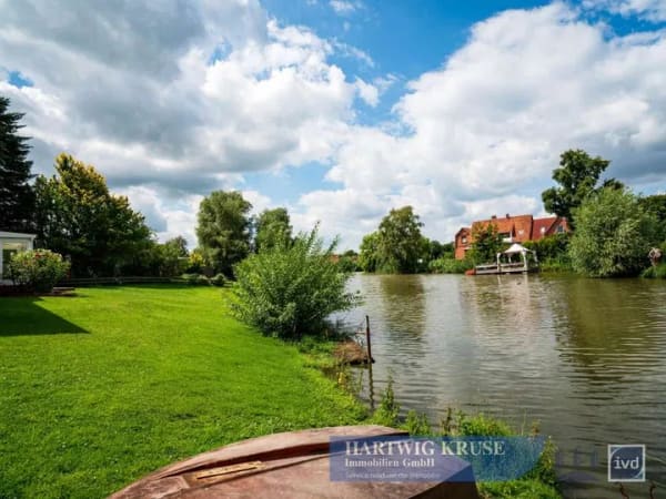 Immobilie in Wischhafen - Wohnen am Wasser ? gepflegtes Einfamilienhaus mit Wintergarten und großzügigem Ufergrundstück - Bild 3