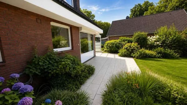 Immobilie in Moorrege - Außergewöhnliches Architektenhaus mit Einliegerwohnung in begehrter Lage von Moorrege - Bild 3