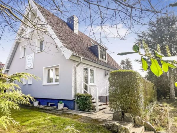 Immobilie in Scharbeutz - Ein Haus, 5 möblierte Wohnungen, viele Möglichkeiten, Modernisiert und nur 400 m zum Ostseestrand - Bild 2
