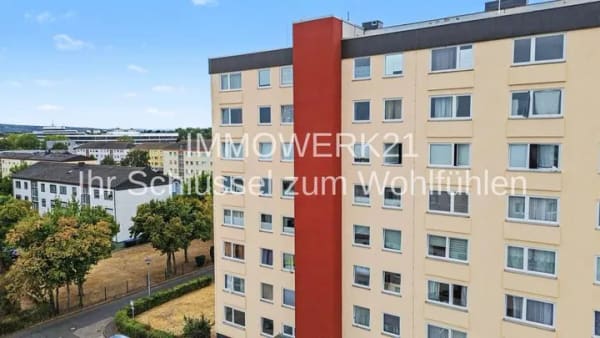 Immobilie in Euskirchen - Optimal geschnittene Eigentumswohnung mit Balkon & Garage im 1. OG eines sehr gepflegten Wohnhauses - Bild 0