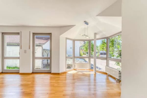Immobilie in Feldkirchen - Ein Zuhause mit Charakter – Hochwertiges Architektenhaus in ruhiger Wohnlage - Bild 1
