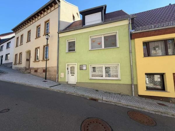 Immobilie in Osterfeld - Charmantes Familienzuhause mit Wohlfühlgarten – viel Platz für Wohnen, Hobby & Entspannung - Bild 1