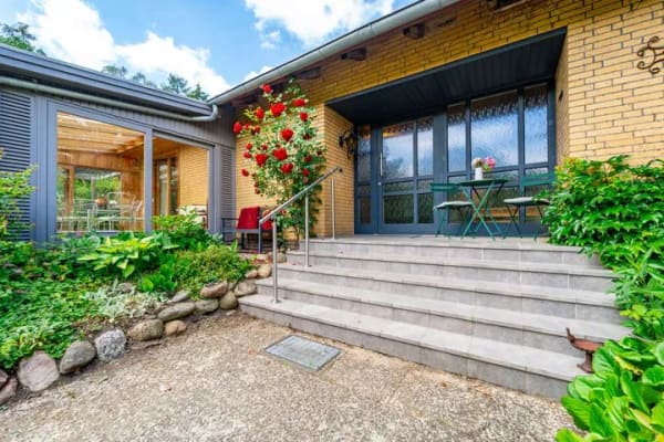Immobilie in Bad Bodenteich - Gepflegter Bungalow auf außergewöhnlichem Grundstück mit freiem Blick über die Felder zum Wald - Bild 1