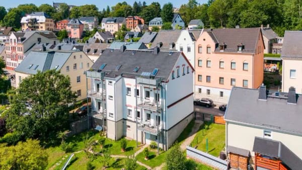 Immobilie in Schneeberg - Kernsaniertes Anlageobjekt mit 5 Wohnungen und Balkonen - Bild 0