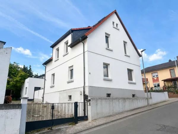 Immobilie in Alzey - Einfamilienhaus mit zusätzlichem Bebauungspotential in Alzey-Weinheim - Bild 0