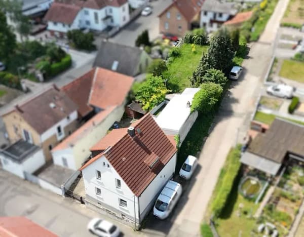 Immobilie in Alzey - Einfamilienhaus mit zusätzlichem Bebauungspotential in Alzey-Weinheim - Bild 1