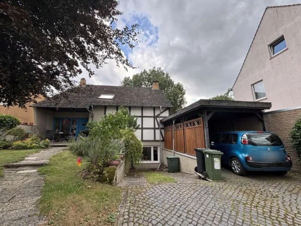 Immobilie in Hohenhameln - Großes Haus mit schönem Garten - Bild 1