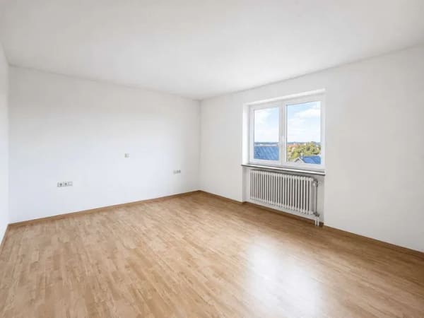Immobilie in Sasbach - 4-Zi-Wohnung mit PV-Anlage & 2 Stellplätzen in Sasbach mit Blick in Rheinebene - Bild 1