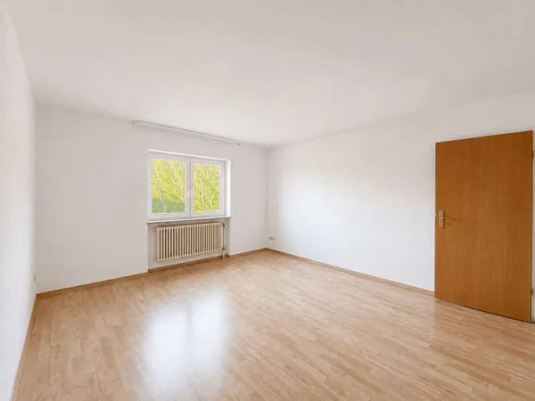 Immobilie in Sasbach - 4-Zi-Wohnung mit PV-Anlage & 2 Stellplätzen in Sasbach mit Blick in Rheinebene - Bild 2