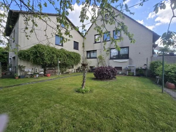 Immobilie in Apelern - Ein Zuhause mit Perspektive – gepflegtes Dreifamilienhaus auf großzügigem Grundstück - Bild 0