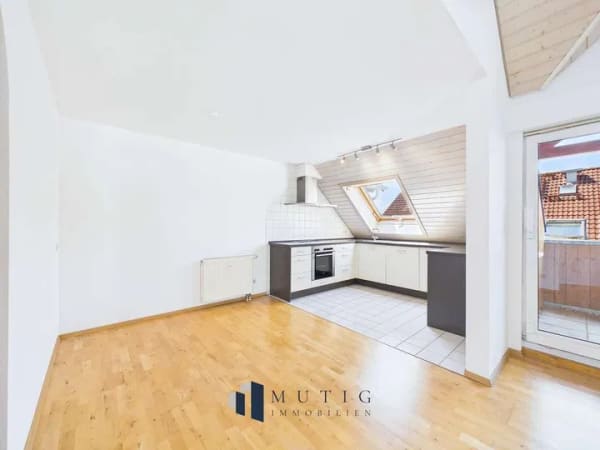 Immobilie in Unterensingen - Wohntraum: Charmante 3,5-Zimmer-Maisonettewohnung mit EBK und TG-Stellplatz in Unterensingen - Bild 3