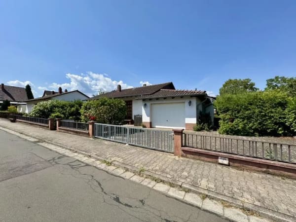 Immobilie in Göllheim - Einfamilienhaus freistehend in Göllheim - Bild 0