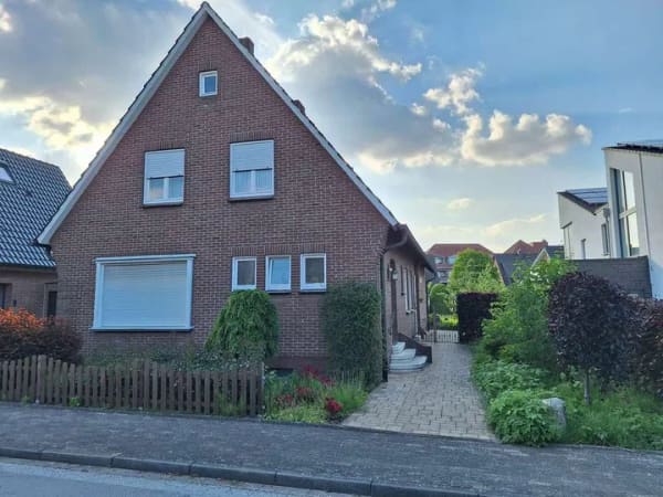 Immobilie in Stadtlohn - Ihr neues Zuhause mit Garten satt-Platz für Kinder, Trampolin und Grillabende; ca. 150 qm Wohnfläche - Bild 3
