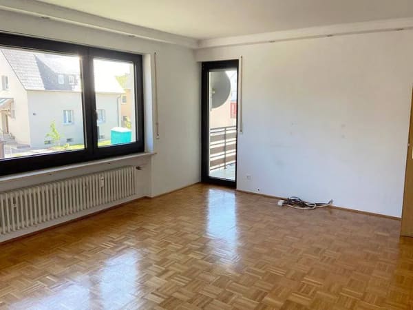 Immobilie in Burglengenfeld - 4 1/2-Zi/Kü/Bad-ETW mit Balkon, Garage, Stellplatz und Gartenanteil in einem 3-Fam.-Wohnhaus - Bild 4
