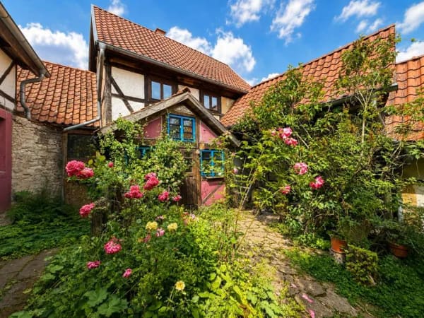 Immobilie in Helbedündorf - Künstlerhof mit Geschichte – Vierseitenhof mit Wohnhaus, Ferienwohnung, Café und Ateliers - Bild 0
