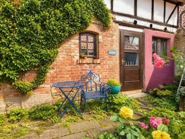 Immobilie in Helbedündorf - Künstlerhof mit Geschichte – Vierseitenhof mit Wohnhaus, Ferienwohnung, Café und Ateliers - Bild 1