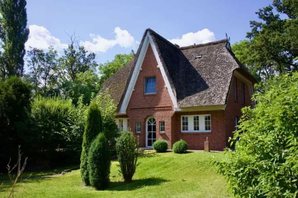 Immobilie in Poseritz - provisionsfrei: Reetdachhaus auf Traumgrundstück mit Meernähe & Ferienhaus-Potenzial - Südrügen - Bild 0