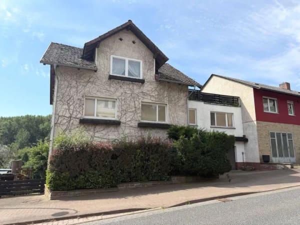 Immobilie in Großalmerode - Großzügiges Zweifamilienhaus mit viel Platz und Freiraum - Bild 2