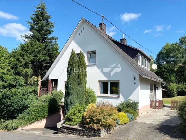 Immobilie in Herdorf - FREIRAUM4 +++ Charmantes Einfamilienhaus mit viel Platz und Garten in Herdorf - Bild 0