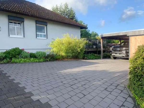 Immobilie in Puderbach - TRAUMLAGE - Top-sanierter Bungalow in absoluter Ortsrandlage zu verkaufen! - Bild 1