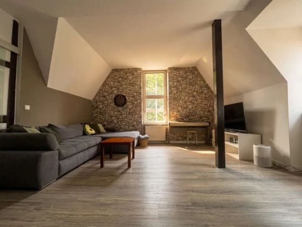 Immobilie in Oerlinghausen - Charmante 2-Zimmer-Wohnung in der historischen Alten Müllerburg, Oerlinghausen! - Bild 2