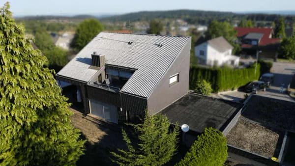 Immobilie in Engelsbrand - Villenflair und Ruhe pur – Einfamilienhaus mit Traumgarten in guter Lage von Engelsbrand-Salmbach - Bild 1