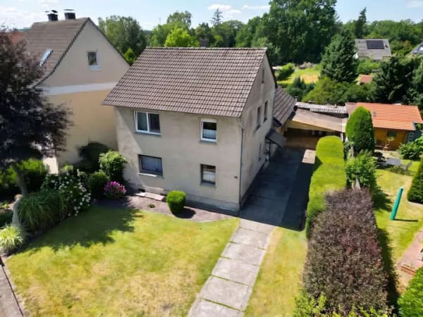 Immobilie in Schlangen - Handwerker aufgepasst!!! Toll gelegenes Einfamilienhaus auf großem Grundstück in Schlangen - Bild 0