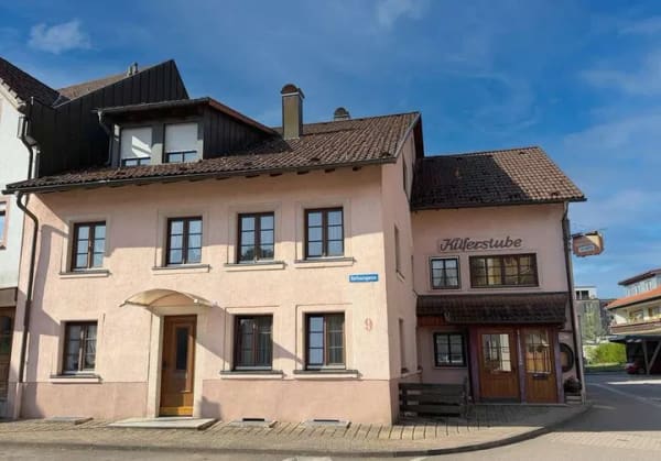 Immobilie in Elzach - Wohn- und Geschäftshaus mit 5 Einheiten in zentraler Lage  - Bild 0
