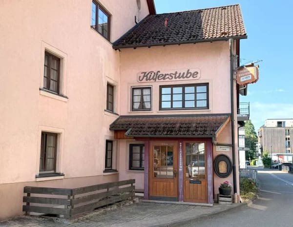 Immobilie in Elzach - Wohn- und Geschäftshaus mit 5 Einheiten in zentraler Lage  - Bild 1