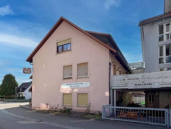 Immobilie in Elzach - Wohn- und Geschäftshaus mit 5 Einheiten in zentraler Lage  - Bild 2