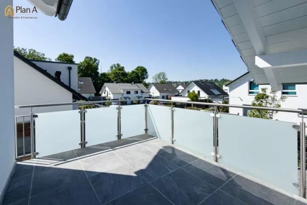 Immobilie in Offenau - 4-Zimmer-Maisonette: 144 m², Feldblick, zwei Westbalkone & Studio - Bild 3