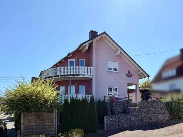 Immobilie in Daaden - Großzügiges Wohnhaus mit offenem Wohnkonzept und modernem Küchenbereich - Bild 3
