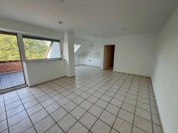 Immobilie in Siegburg - provisionsfreie leerstehende Wohnung mit Balkon und guter ÖPNV-Anbindung - Bild 1