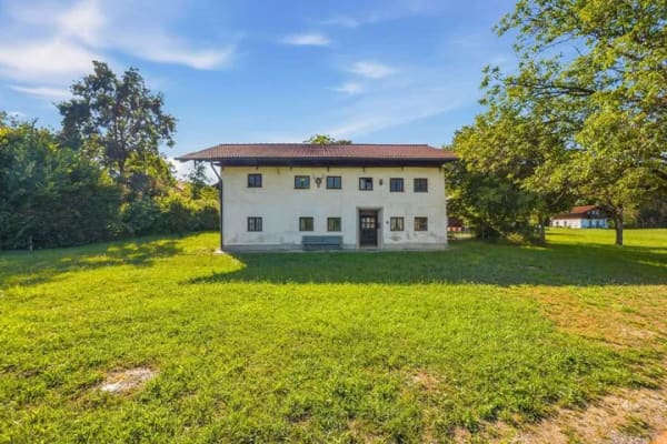Immobilie in Gstadt am Chiemsee - Das Schmiedgütl Denkmalanwesen am Chiemsee mit außergewöhnlichem Entwicklungspotenzial - Bild 3