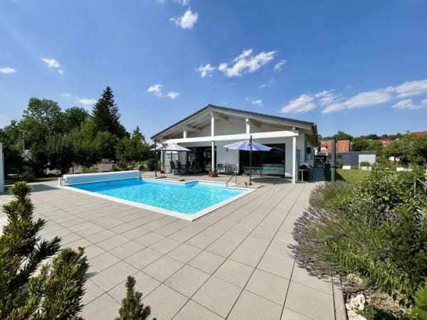 Immobilie in Zöschingen - Modernes Wohnen auf einer Ebene – Stilvoller Bungalow mit Pool in Zöschingen - Bild 3