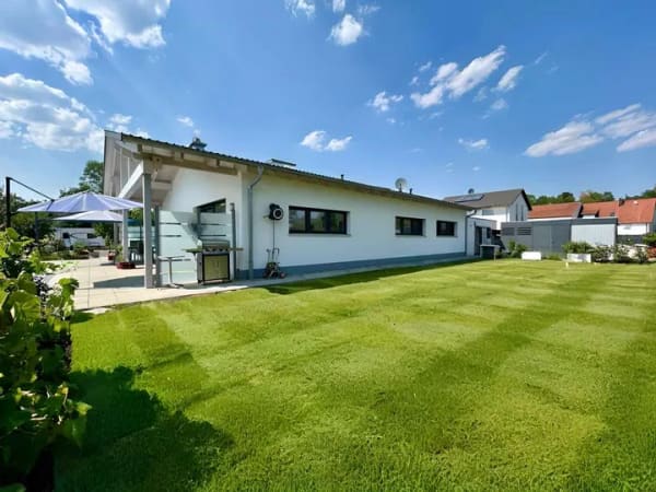 Immobilie in Zöschingen - Modernes Wohnen auf einer Ebene – Stilvoller Bungalow mit Pool in Zöschingen - Bild 4