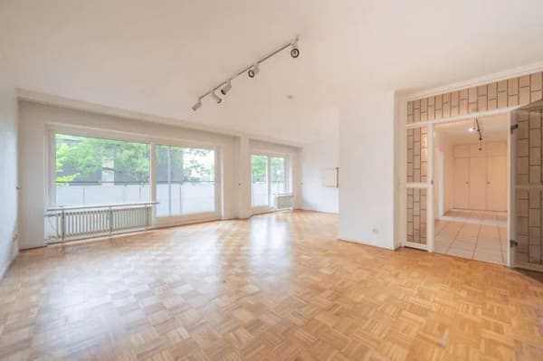 Immobilie in Meerbusch - Lichtverwöhnte 4-Zimmer-Wohnung mit großzügigem Balkon in Meerbusch-Büderich - Bild 1