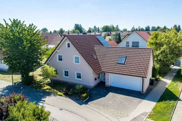 Immobilie in Langerringen - Familienfreundliches, gepflegtes Wohnhaus mit Doppelgarage in Langerringen - Bild 0