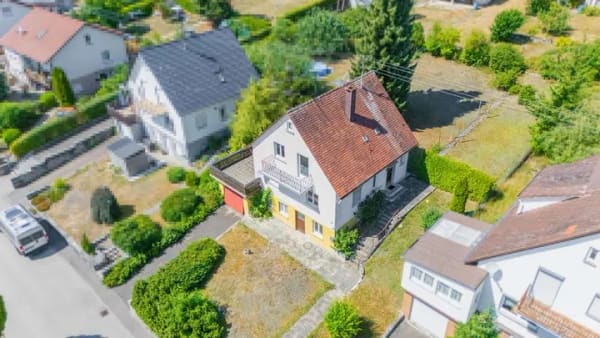 Immobilie in Neresheim - Zentrumsnahes Einfamilienhaus mit großem Garten in Neresheim - Bild 0