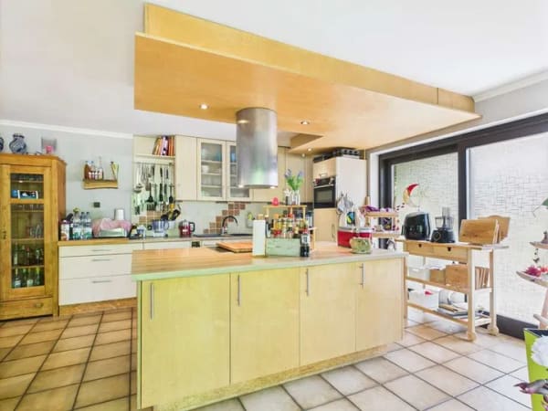 Immobilie in Stadtlauringen - Mehrfamilienhaus mit wunderschönem, ruhigem Grundstück – perfekt für Mehrgenerationen - Bild 3