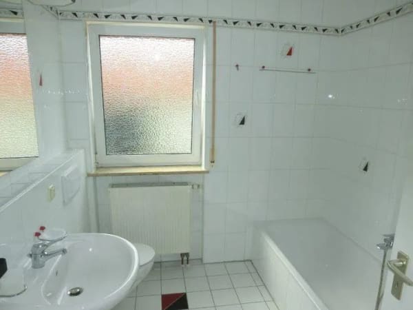 Immobilie in Bergrheinfeld - Geräumige 3-Zi.-Wohnung in Bergrheinfeld - Bild 2