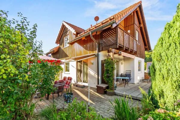 Immobilie in Bodnegg - Bodnegg - Ein Zuhause zum Verlieben! Freistehendes EFH mit liebevoll angelegtem Garten in Rosenharz… - Bild 1