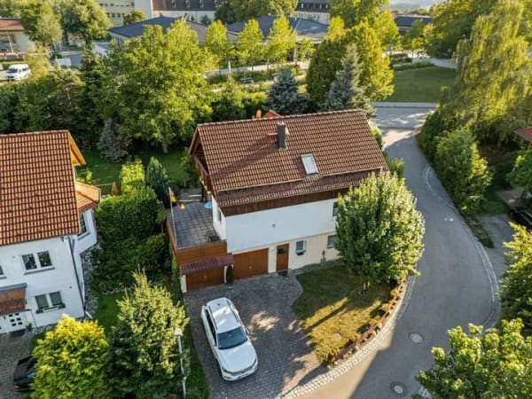 Immobilie in Bodnegg - Bodnegg - Ein Zuhause zum Verlieben! Freistehendes EFH mit liebevoll angelegtem Garten in Rosenharz… - Bild 3